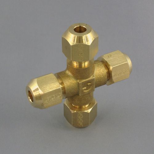 FUX ���j�I���N���X �t���A�W���C���g