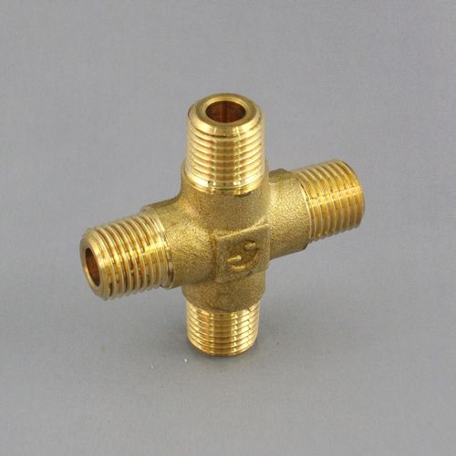 �R�[���[ SMC81818 �����N���X